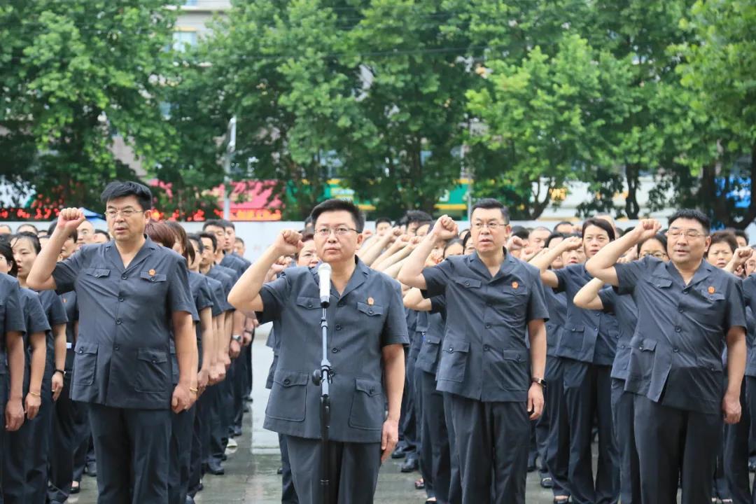 侄孙想当化肥厂工人,请司令帮写信,司令回复:“你三爷管不了”